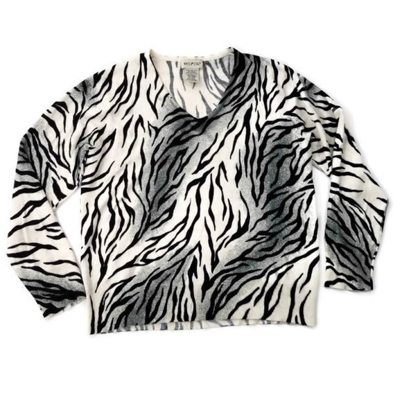 White Stag Sweaters - White Stag Zebra Print Sweater Women's Sz XL 16/18